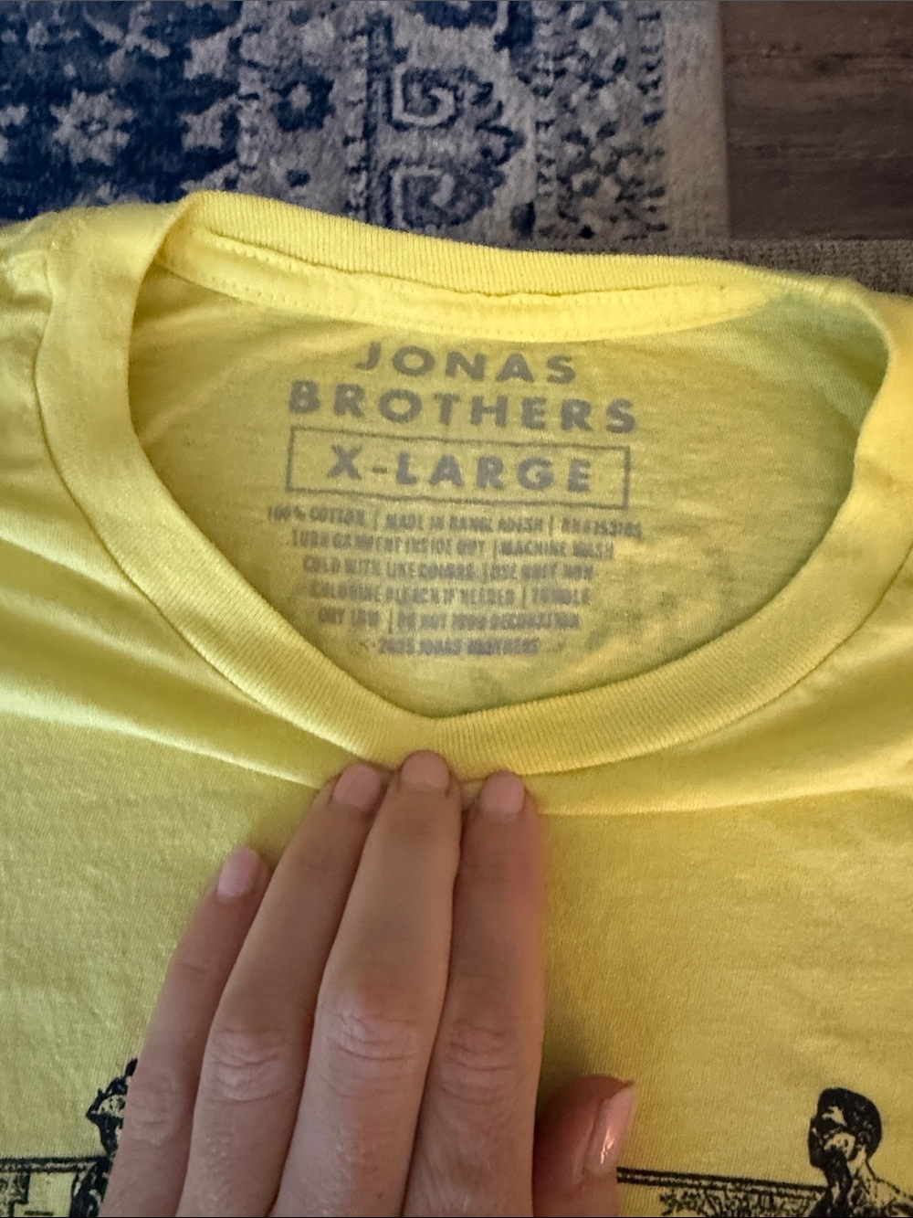 Jonas Brothers Yellow Graphic Short-Sleeve Tee - Picture 3 of 4